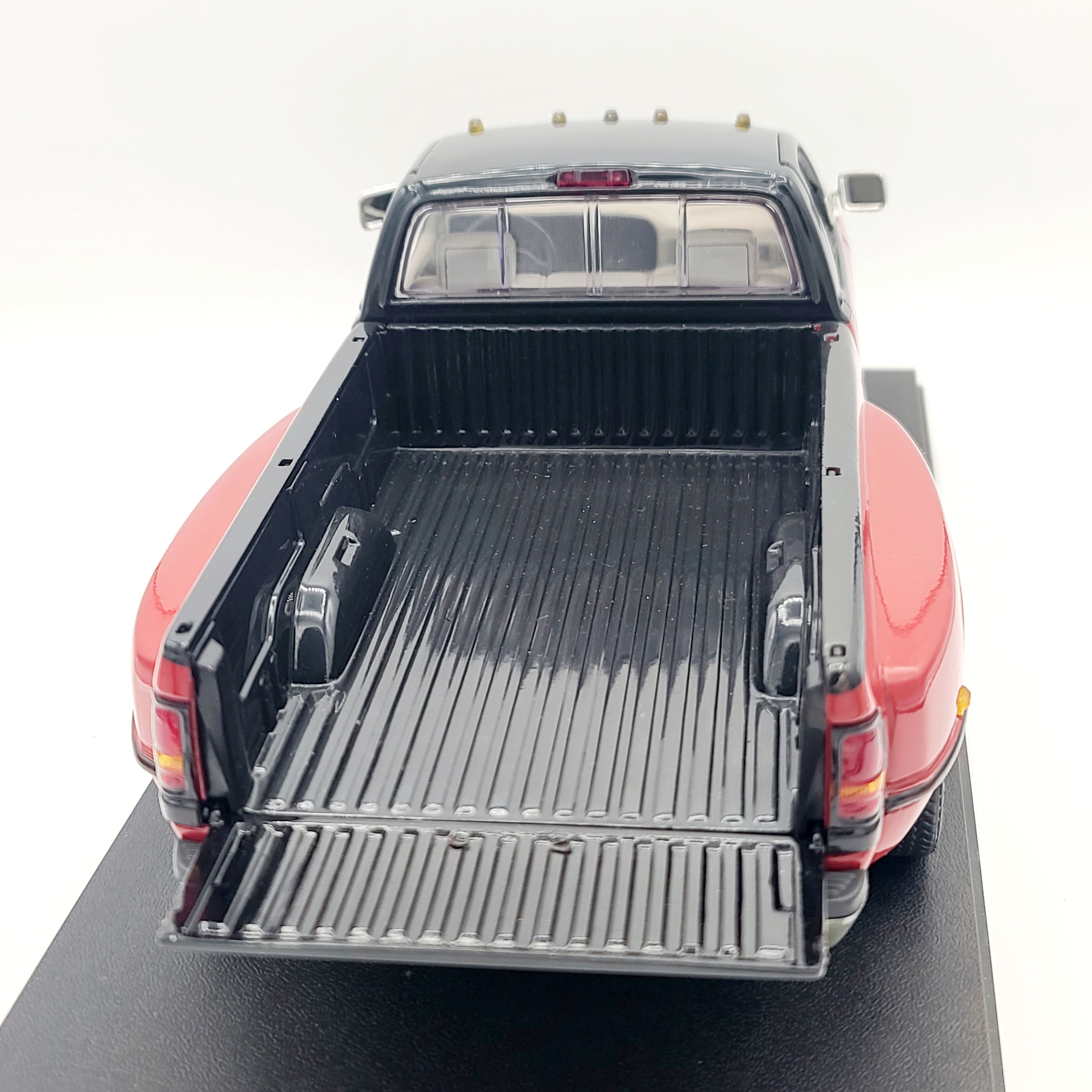 JRL 1:18 Scale - '95 Dodge Ram 3500 V10 Dually Pick-up Truck (Anson/Ertl)